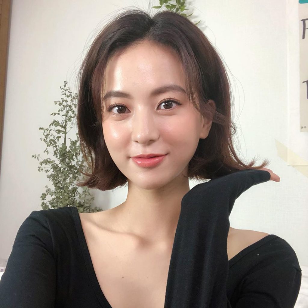 韓国の美容系YouTuberのCHAEYOUNG(チェヨン)